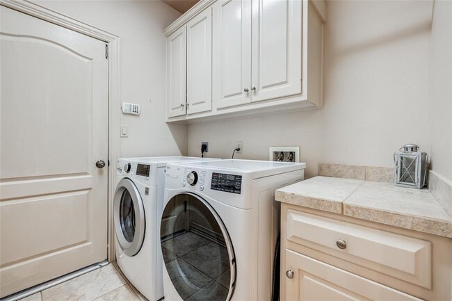 Building Photo - 13911 Royal Springs Ct