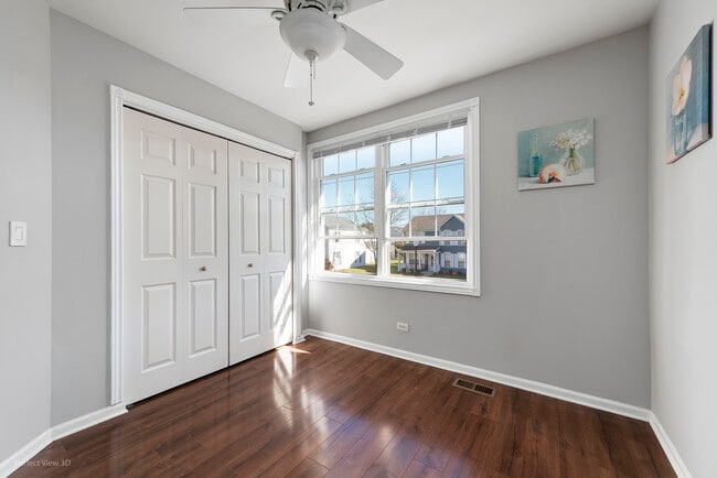 Building Photo - 1093 Symphony Dr