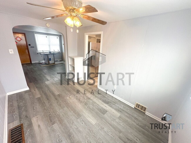 Building Photo - 5335 Cottage St