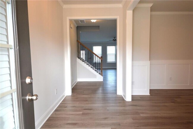 Building Photo - 1450 Sunny Vly Ln