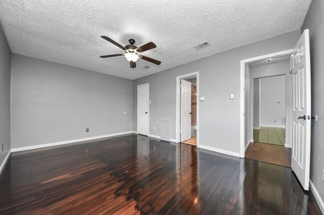 Building Photo - 9211 Autumn Harvest Dr