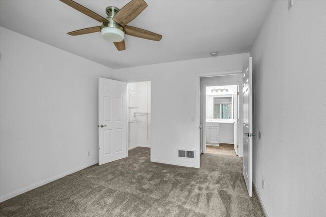 Building Photo - Cozy 1 Bed, 1 Bath Condo in Mira Mesa w/ Off-Street Parking!