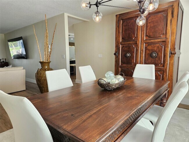 Building Photo - 917 S Gondola Dr