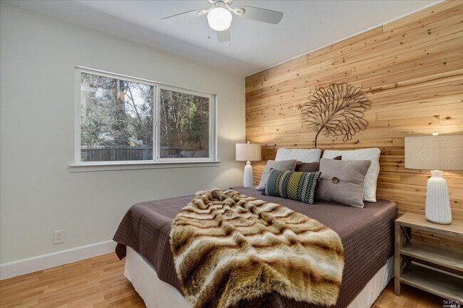 Building Photo - Charming Three Bedroom Browns Valley Retreat