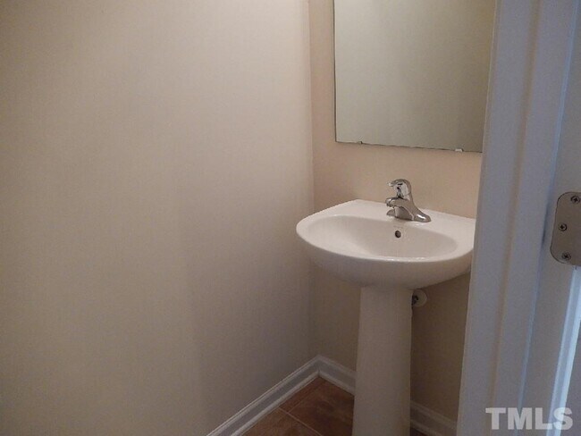 Building Photo - 8007 River Water Ct