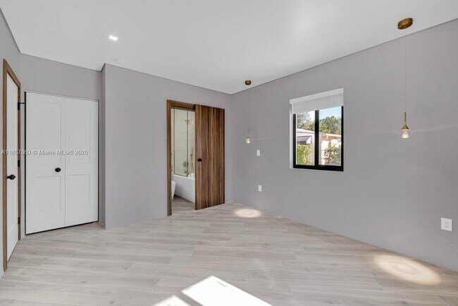 Building Photo - 8931 NE 2nd Ave