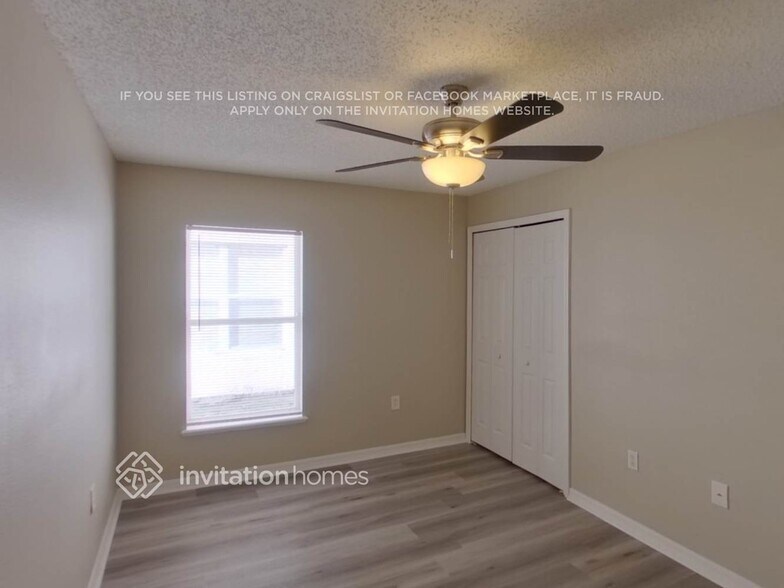 Building Photo - 12636 Lake Vista Dr