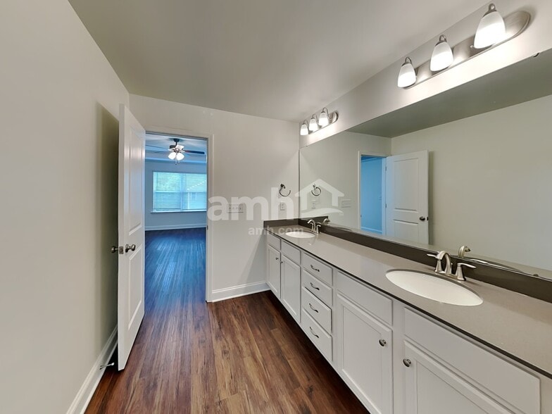 Building Photo - 7208 Garrett Ct