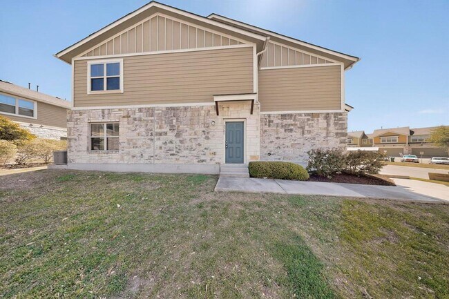 Building Photo - 1620 Bryant Dr