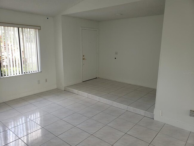 Building Photo - 7910 Glen Abbey Cir