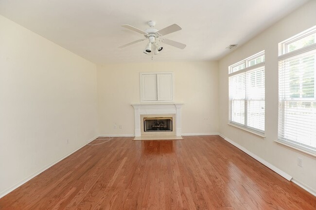 Building Photo - Gorgeous 5 Bedroom Rental in Virginia Beach
