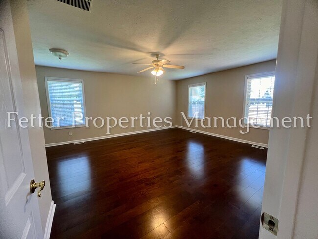 Building Photo - 4595 Miranda Dr