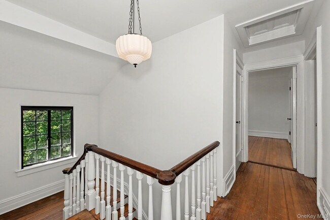 Building Photo - 53 Cortlandt Ave