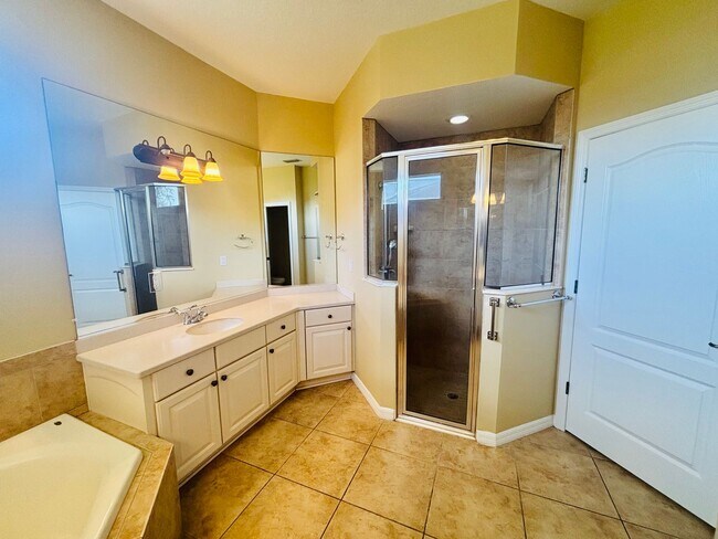 Building Photo - Beautiful home in Health Brook Hills