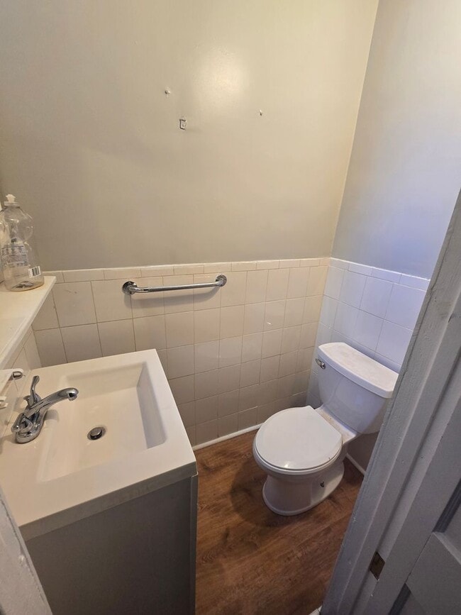 Building Photo - 2435 N 25th St