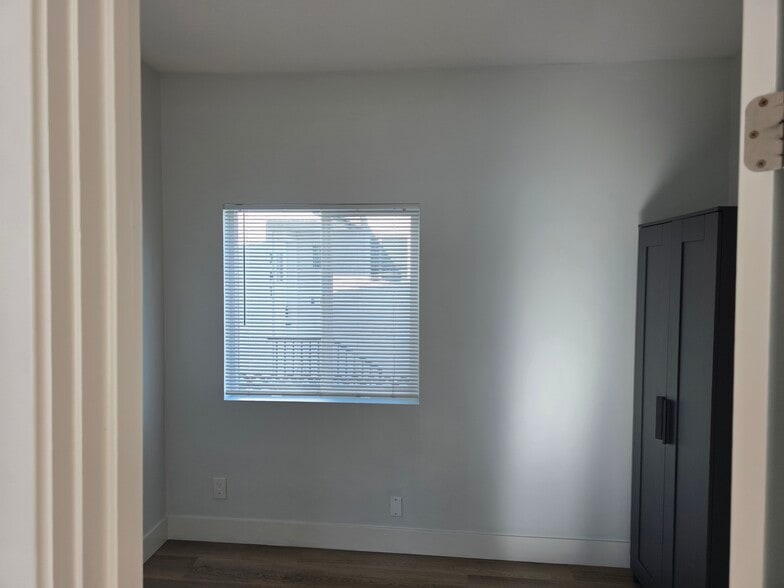 Building Photo - 247 W Sepulveda St