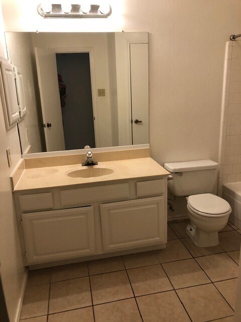 Building Photo - 18023 Garden Manor Dr