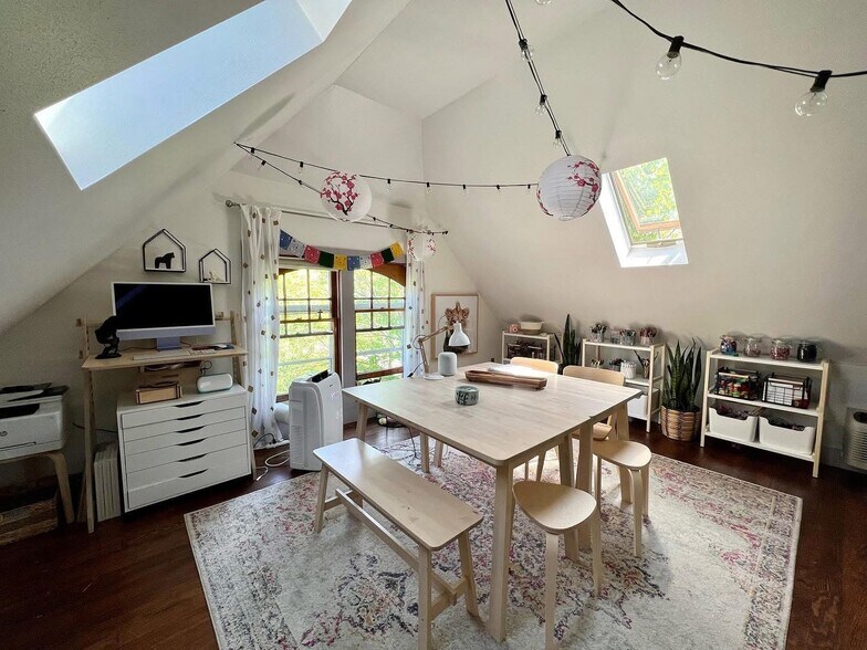 3rd floor - 3568 N Cramer St