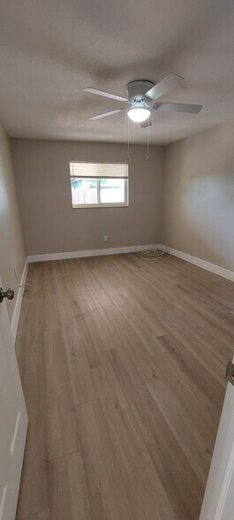Building Photo - 904 Mandarin Is