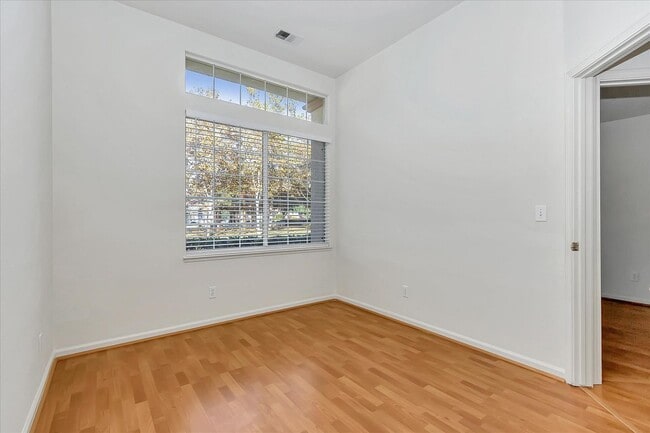 Building Photo - Bright 3 Bedroom Home with High Ceilings in Desirable San Jose Neighborhood