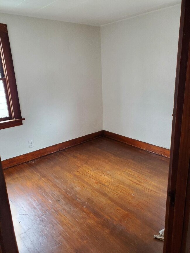 Bedroom 1 - 1705 Columbia Ave