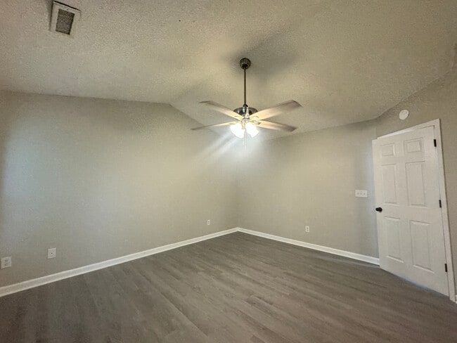 Building Photo - Room in House on Feldspar Way