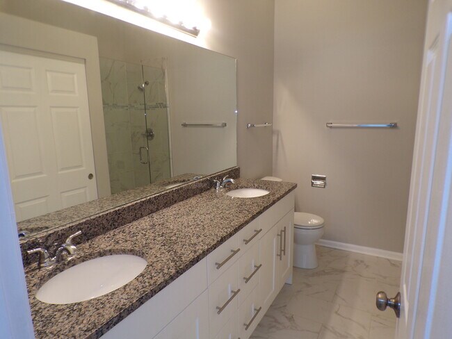 Building Photo - 1053 Woodhill Ct