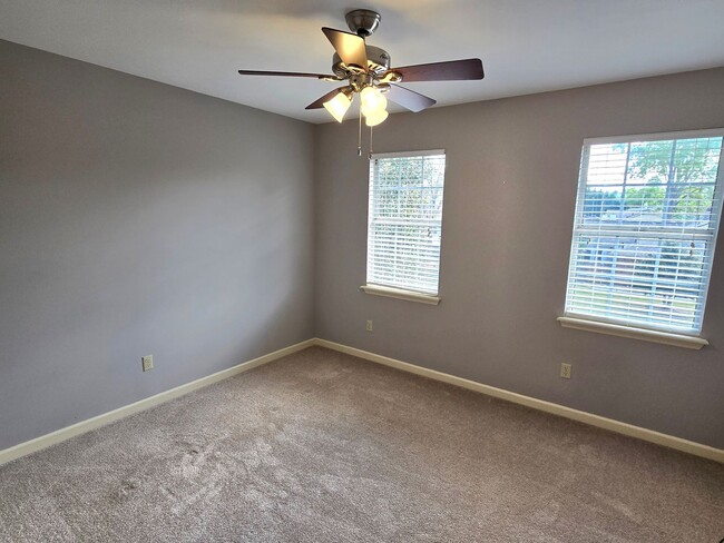 Building Photo - 4517 Crosland Dr