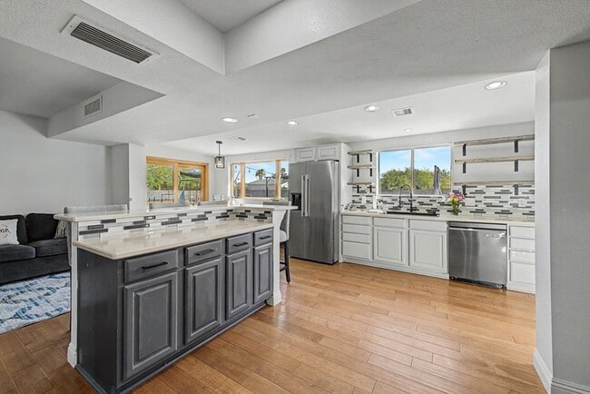 Building Photo - 6315 E Delcoa Ave