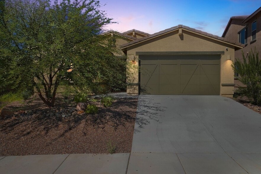 Primary Photo - 13861 E Red Oaks Dr