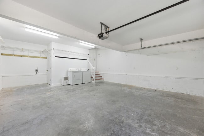 Building Photo - 1611 York Rest Ln