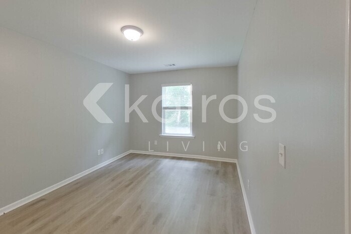 Building Photo - 128 Bluff Rd