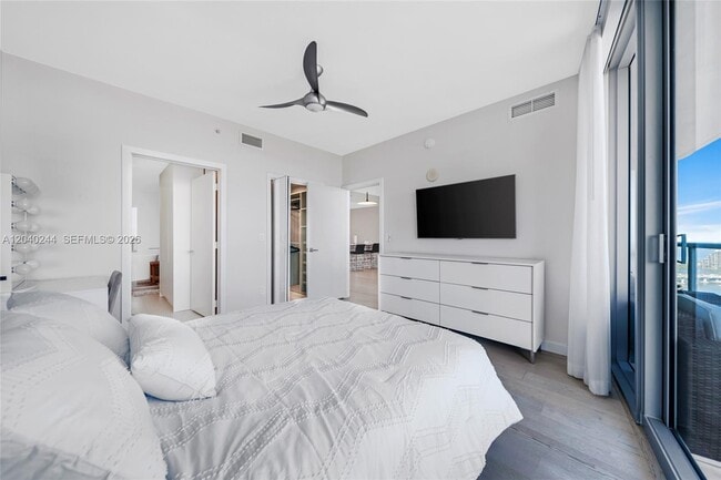Building Photo - 888 Biscayne Blvd