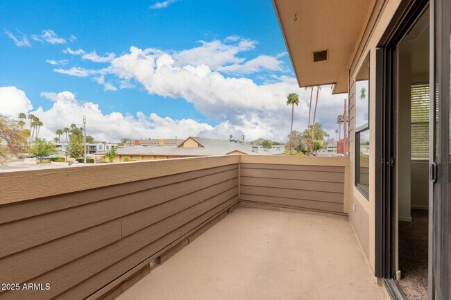 Building Photo - CUTE TOWNHOME AVAILABLE NOW NEAR TEMPE TOWN LAKE!!!