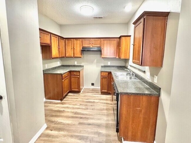 Building Photo - Now Leasing a 4-bedroom 2.5 bath home in Cordova off of Macon and Houston Levee