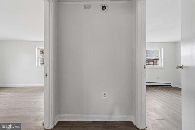 Building Photo - 1915 Rettman Ln