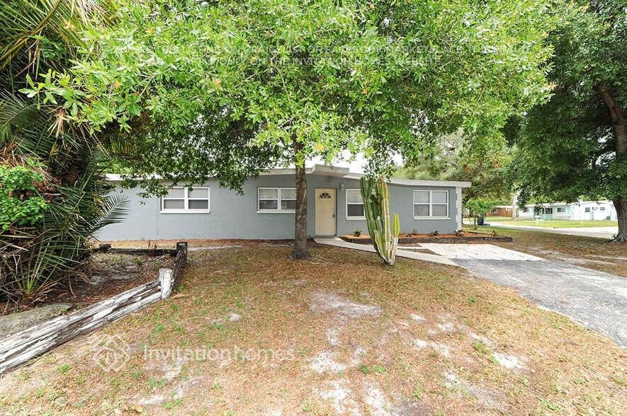 Primary Photo - 9501 88th Way N