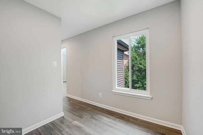 Building Photo - 2815 Lee Oaks Ct