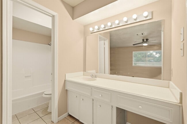 Building Photo - 823 Red Rock Canyon Dr