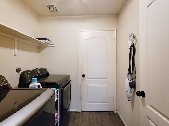 Building Photo - 11115 Brandon Gate