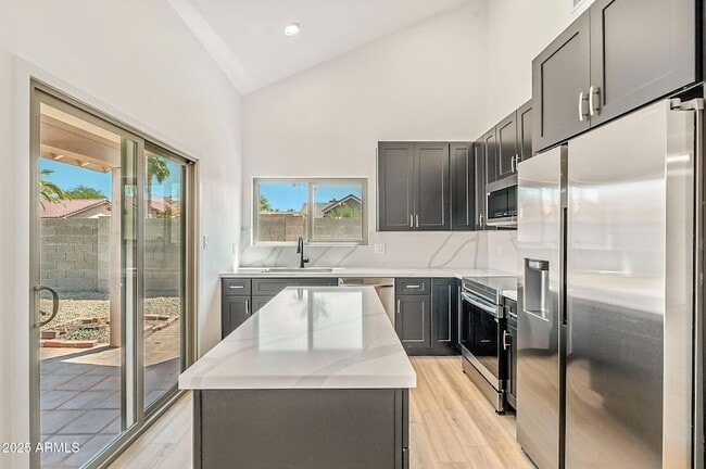 Building Photo - 11128 E Sahuaro Dr