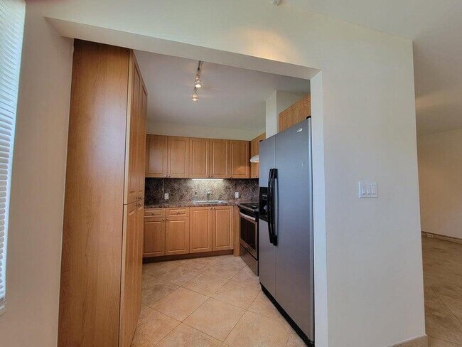 Building Photo - 337 Mansfield I