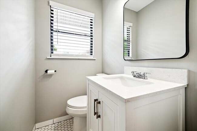 Building Photo - 2009 Sedgie Dr