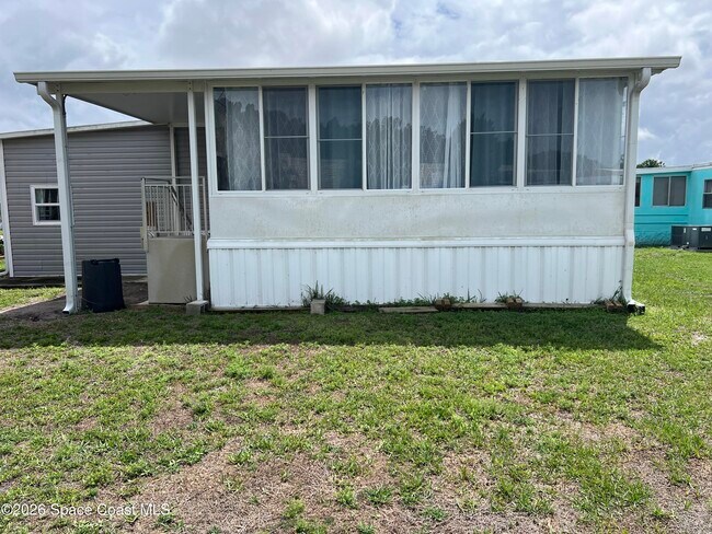 Building Photo - 194 Holiday Park Blvd NE