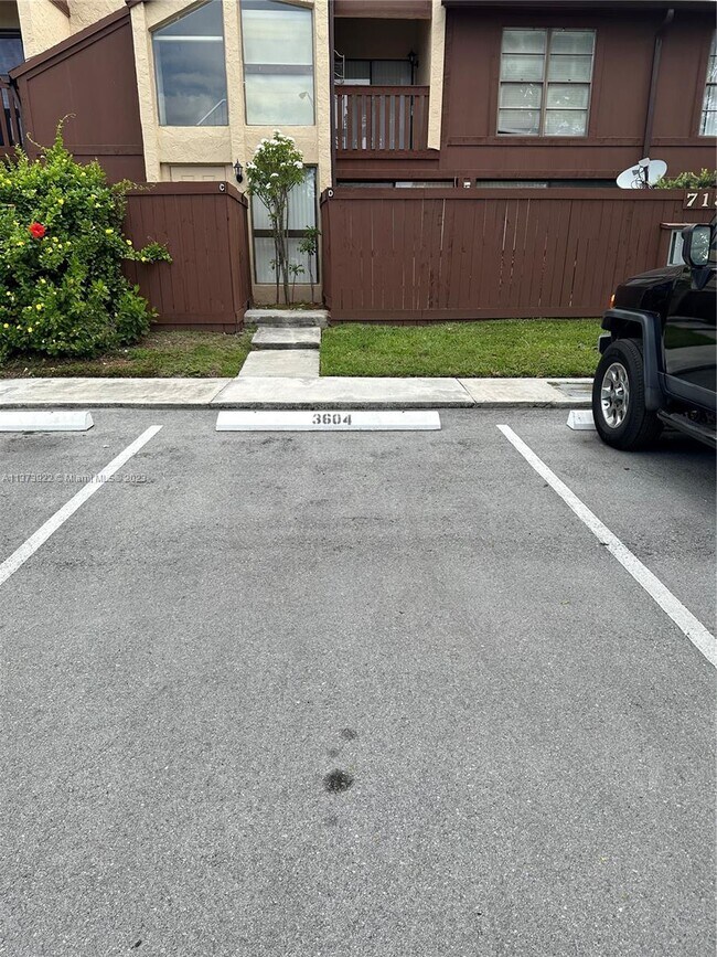 Building Photo - 7133 SW 115th Pl