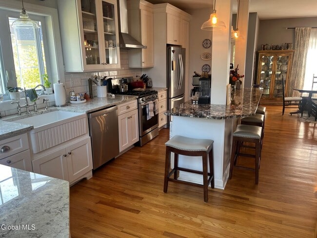 Building Photo - 68 Vista Dr