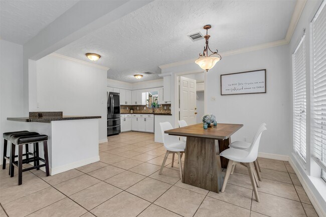 Building Photo - 24102 Northcrest Dr