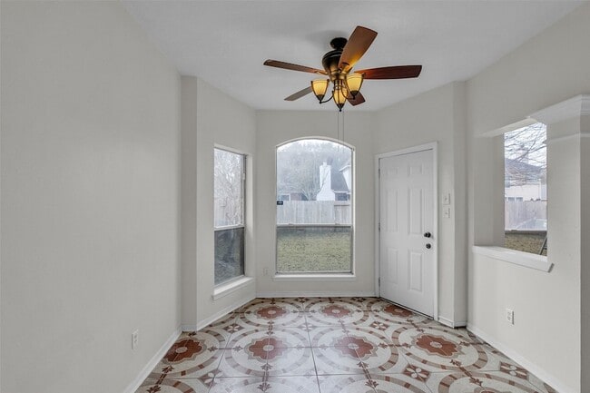 Building Photo - 17611 Magnolia Cir