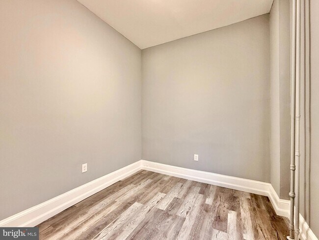 Building Photo - 840 Cumberland St