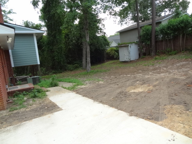 Building Photo - Renovated Kitchen, 3 BR / 3 BH home in Terry Sanford Area!